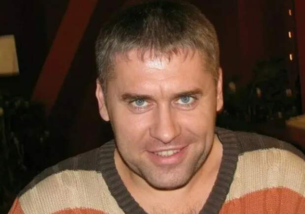 -Хочешь втроем? Ладно, но приглашаем мужчину. Нагло сообщила жена, после 2 месяцев уговоров, на что я был не согласен. Никита 43