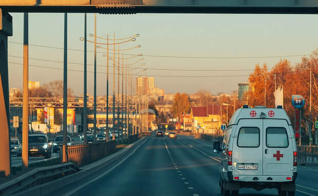 В Туле толпа цыган оцепила станцию скорой помощи и морг, требуя воскресить умершего