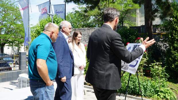 Аксёнов осмотрел выставку, посвящённую 65-летию крымского телевидения