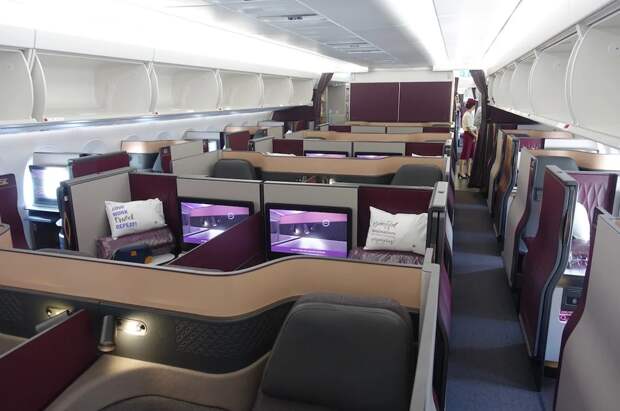 Фото: салон бизнес-класса Qatar Airways