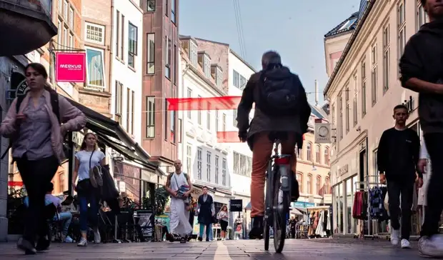 Дания первой из всех стран прекратила вакцинацию от ковида