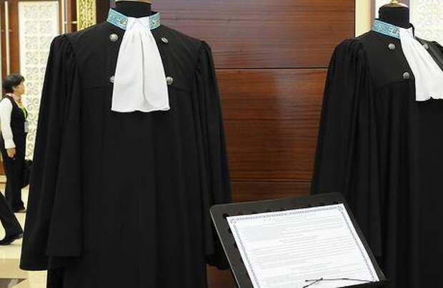 Казахстанские судьи оденут новые мантии