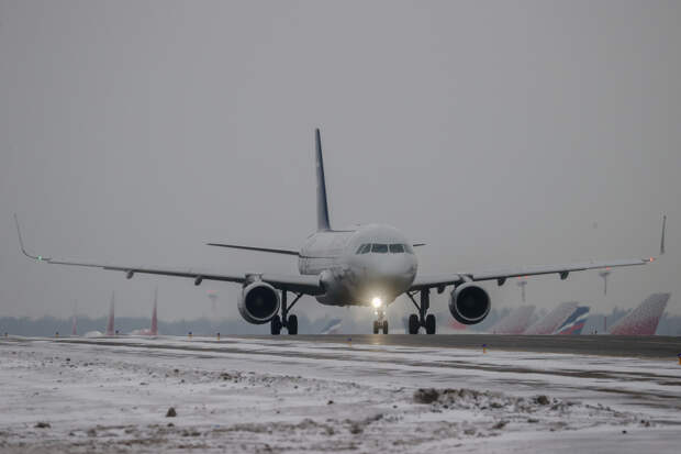 Летевший из России в Иран самолет вернулся в аэропорт вылета