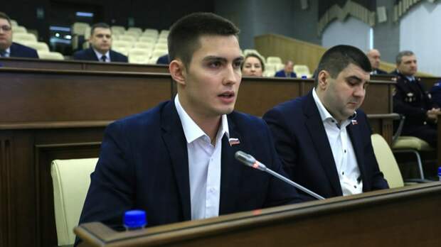Депутат из Барнаула предложил отказаться от салюта на 1 мая и отправить деньги на СВО