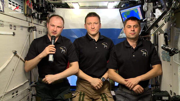 Космонавты поздравили россиян с Днем защитника Отечества с борта МКС