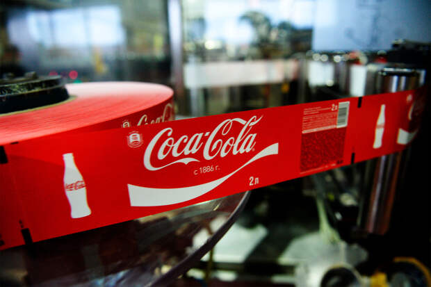РИА: компания Coca-Cola продлила в России товарный знак в виде бутылки до 2035 года