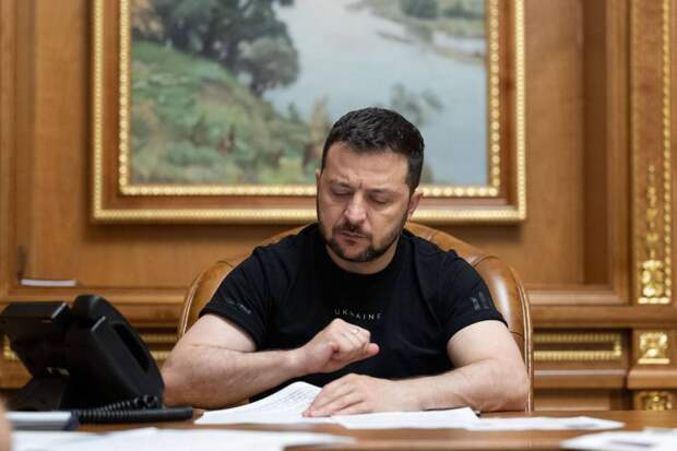 Владимир Зеленский отправил в отставку посла в Молдавии Марка Шевченко