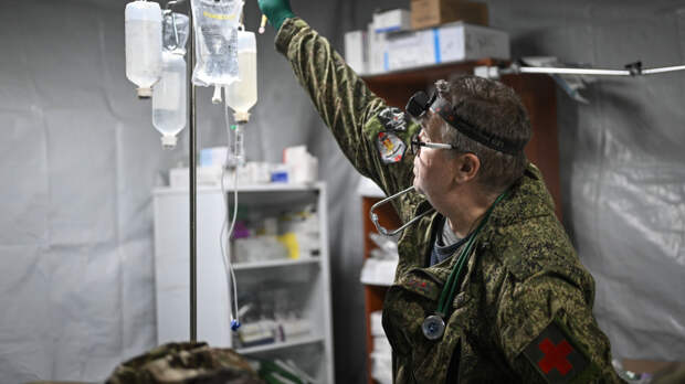 «Здесь становятся хорошими хирургами»: как работают врачи в зоне СВО