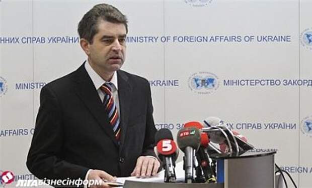 Украина примет гуманитарный груз РФ на своих условиях Украина примет гуманитарный груз РФ на своих условиях