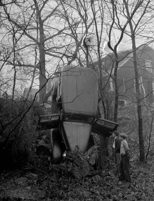 Трагичные и нелепые автомобильные аварии Бостона в 1930-х годах. Фотограф Лесли Джонс