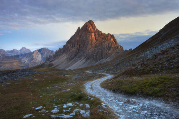 Неземная красота Альп: 20 завораживающих пейзажей от фотографа, который нашёл в горах свободу