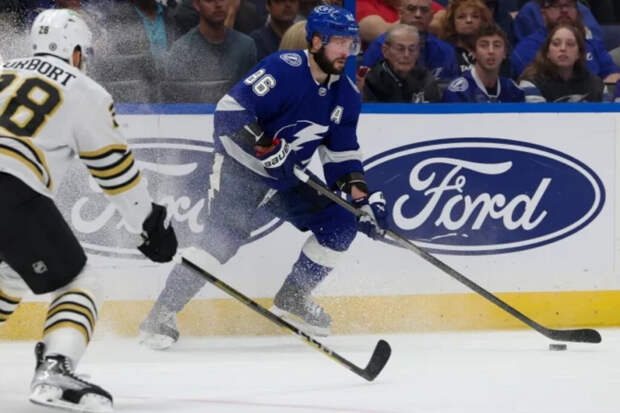 Кучерова признали второй звездой дня в НХЛ