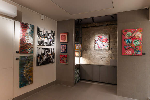 KM Gallery: художник Матвей Ключицкий открывает моно-галерею на Петроградской стороне