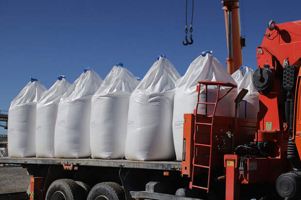 РИА Новости: Евросоюз нарастил закупки российских удобрений до рекорда