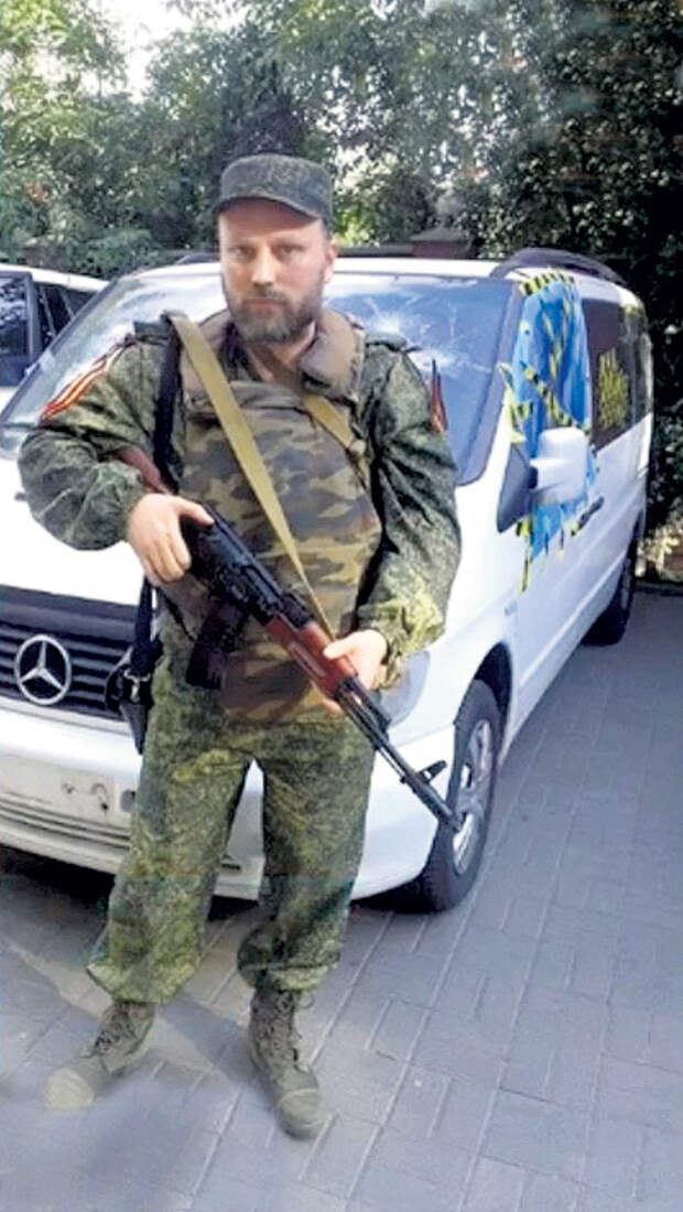 Владимир РОГОВ сражается сейчас с бандерлогами на Донбассе