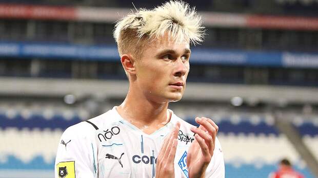 «Стрип-клубы — основной маршрут у молодых футболистов». Автор канала «Таксуем на Майбахе» о клиентах