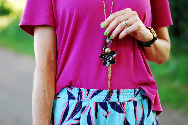 Hot pink and palm print #summer #style