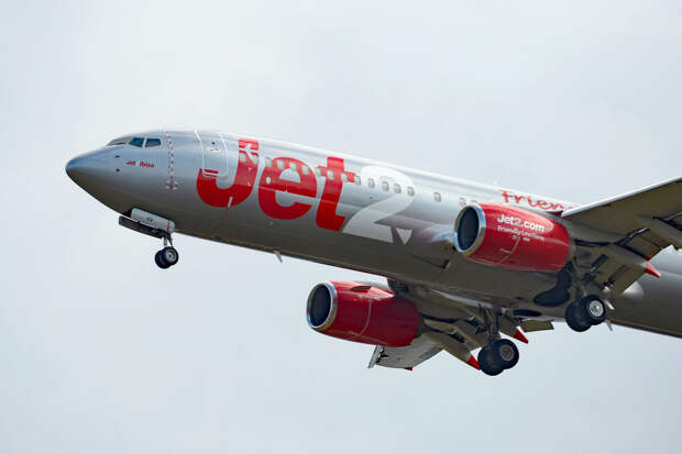 Восьмилетний мальчик помог успокоить едва не сорвавшую рейс пассажирку самолета