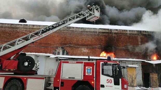 7 человек погибли в пожаре на Комсомольской площади в Москве