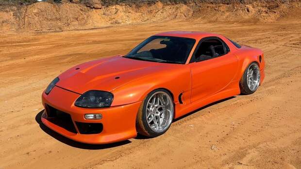 Mazda RX-7 объединили с Toyota Supra