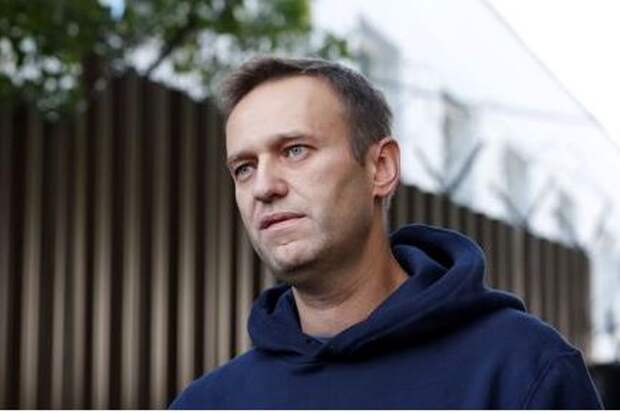 Russian opposition leader Alexei Navalny speaks with journalists after he was released from a detention centre in Moscow, Russia August 23, 2019. REUTERS/Evgenia Novozhenina