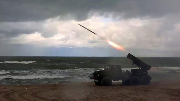 Балтфлот отрабатывает борьбу с подводными диверсантами в рамках учений “Запад-2025”