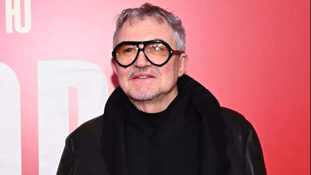 «Неизвестные что-то подсыпали»: 65-летний Дмитрий Дибров удвоил гонорары после скандального видео