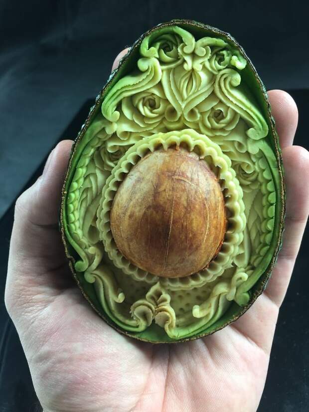 Авокадо за час превратилось в резной шедевр авокадо, красота, потрясающе, резьба, своими руками, удивительно, фрукты