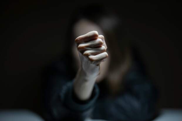 Финскую активистку побили за поддержку России