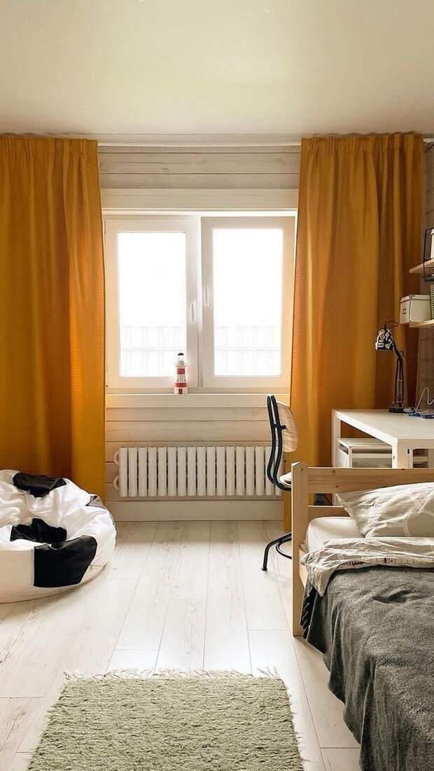 Желтые шторы в интерьере: где, как использовать, фото