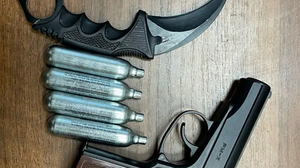 В Кургане ФСБ задержала студента за подготовку теракта, он вёл дневники с кумирами и планами нападений ФОТО