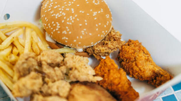 Резиновую перчатку нашёл в твистере посетитель новосибирского KFC