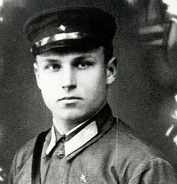 Александр Константинович Городец (1915 - 1943) источник фото: https://clck.ru/rdxCB