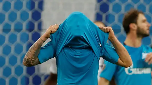 «Зенит» не смог с пенальти открыть счёт в матче с «Динамо»