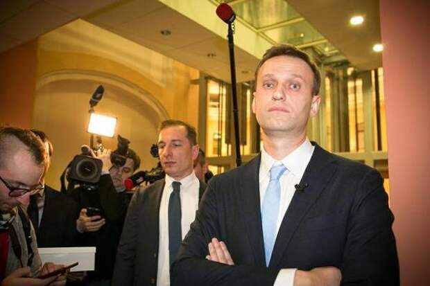 Навальный едва скрывает радость...