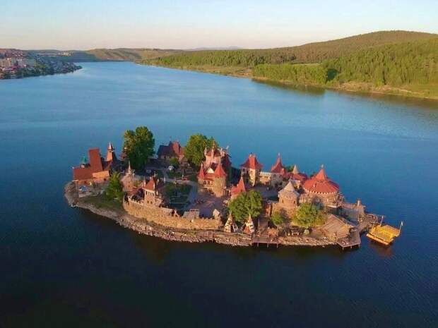 "Дупло орла".