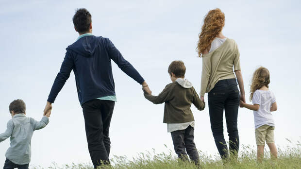 КПРФ предлагает ввести единый пакет мер поддержки многодетных в регионах