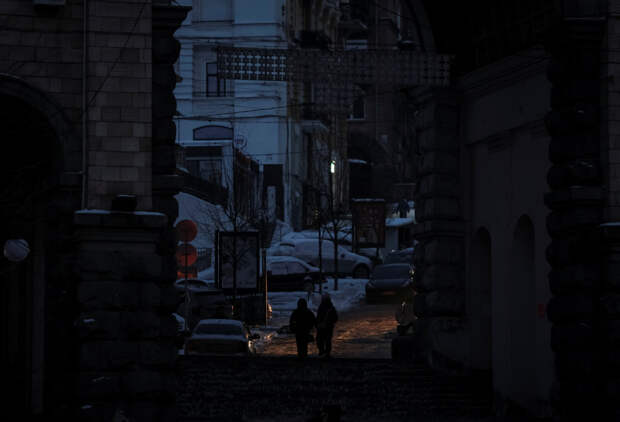 Киевлянам пообещали вернуть свет через пять суток