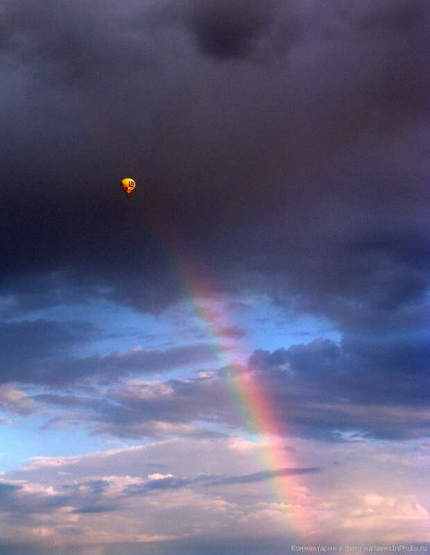 Воздушные шары в небе Франции: 343 шара одновременно! | NewsInPhoto.ru Новости и репортажи в фотографиях (28)