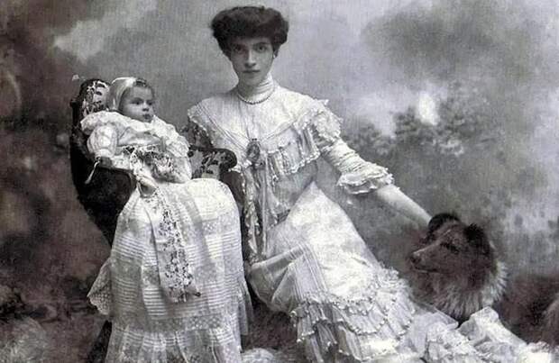 Луиза Казати с дочкой