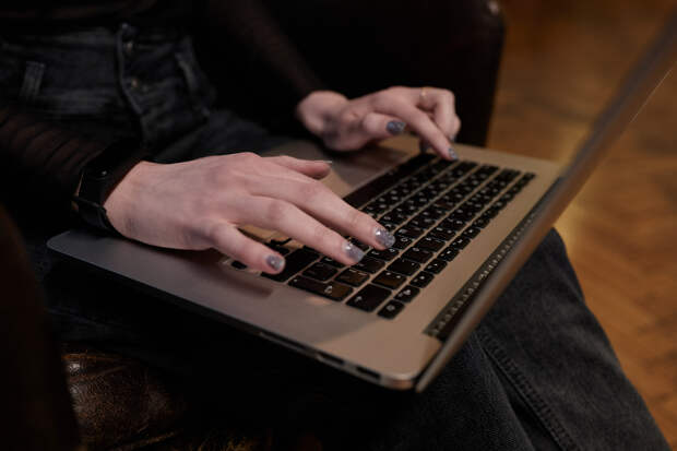 Россиян предупредили об уловках мошенников в новогодние праздники