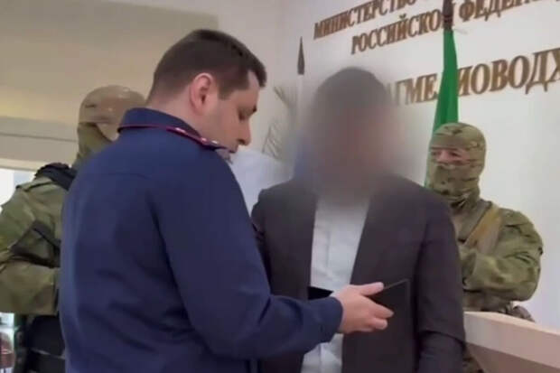 В Минприроды Дагестана прошли обыски по делу о незаконной застройке русла реки