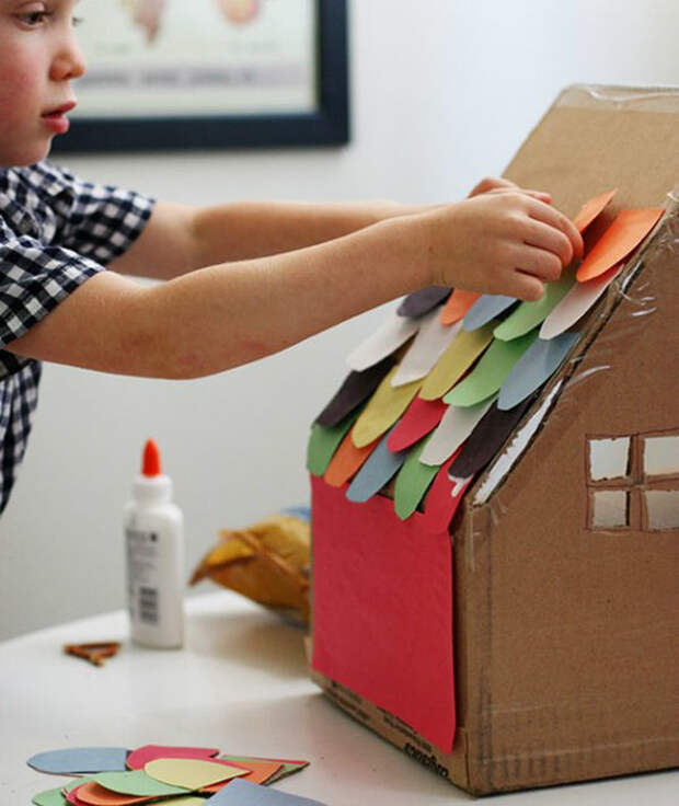 Универсальная игрушка: 30 способов занять ребенка с помощью картонной коробки, фото № 3