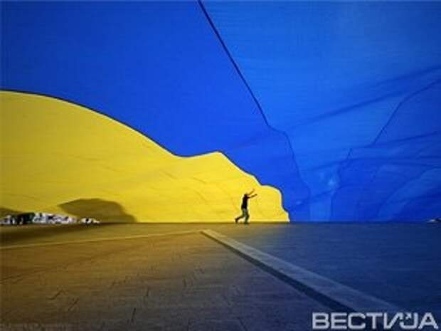 Порошенко позвал всех на желто-голубой флешмоб Порошенко позвал всех на желто-голубой флешмоб