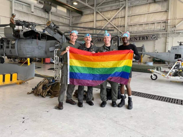 Сформирован первый в истории США отряд ВМС, состоящий из геев