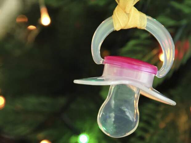 Психолог Евстигнеев раскритиковал объявления об установке «беременных елок»