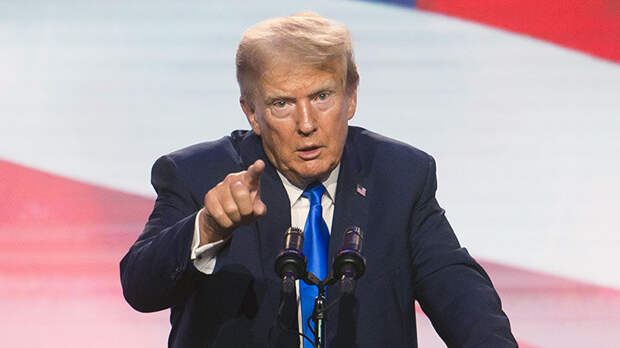 ТРАМП НЕГОДУЕТ - БАЙДЕН ВТЯГИВАЕТ США В ТРЕТЬЮ МИРОВУЮ ВОЙНУ. ФОТО: ROD LAMKEY - CNP/CONSOLIDATED NEWS PHOTOS/GLOBAL LOOK PRESS