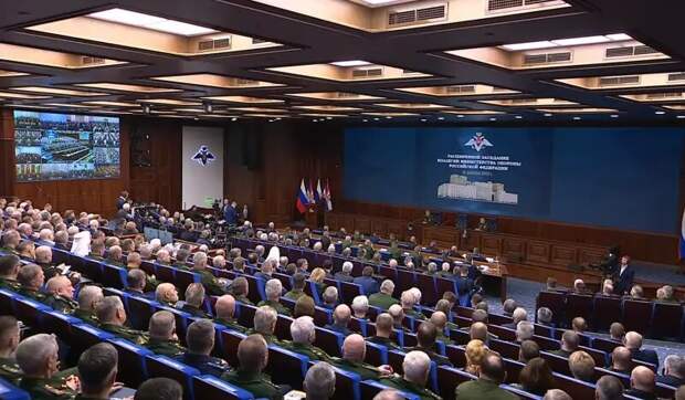 Назначение на должность главы Минобороны РФ гражданского специалиста в области экономики Андрея Белоусова вскоре привело к целой серии арестов и отставок, «добровольных» и не очень, среди...