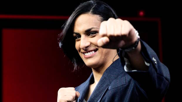 После гендерного скандала на Олимпиаде-2024 чемпионка Иман Хелиф ушла из бокса