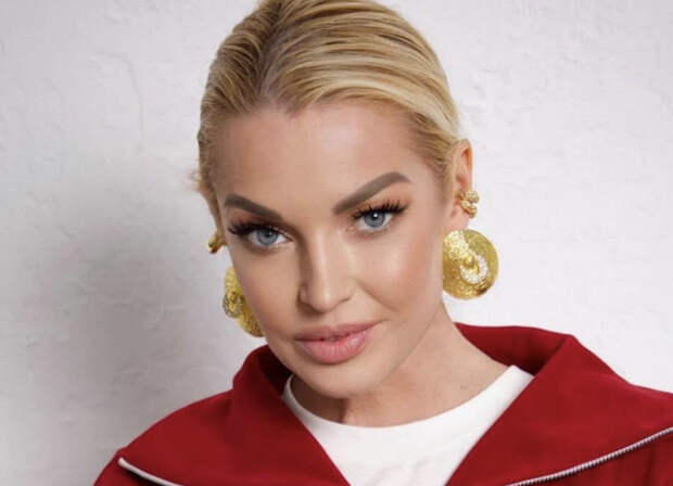 Красное бикини и легендарный шпагат: Волочкова зажгла на Мальдивах